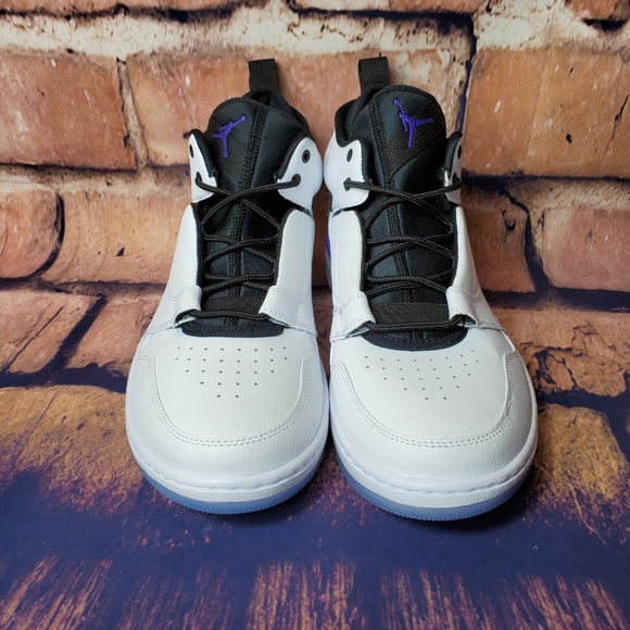 Jordan Other - Jordan Fadeaway's size 11 *New*